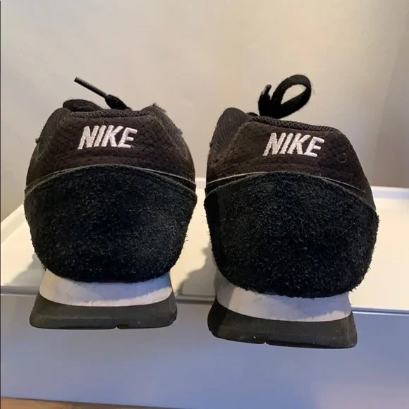 Nike Running Shoes - Picture 2 of 7